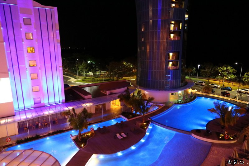 Hotel Riley Cairns Queensland Australien by night