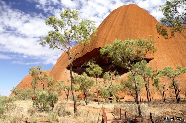 H�hle am Uluru
