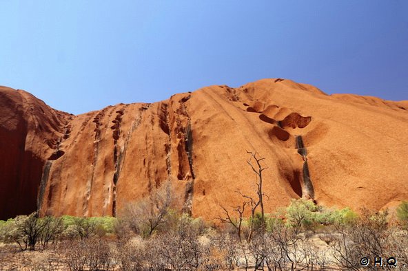 Auswaschungen am Uluru
