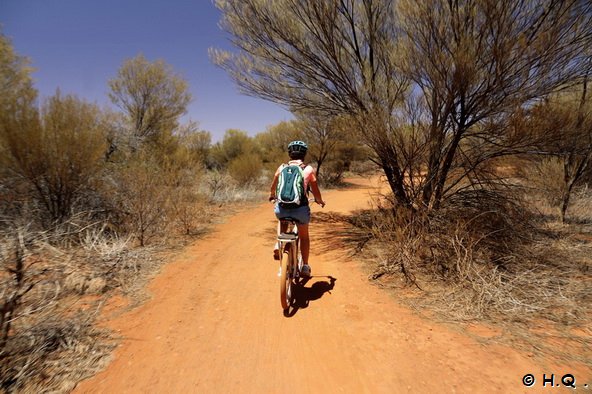 Cycling Uluru - Ayser Rock