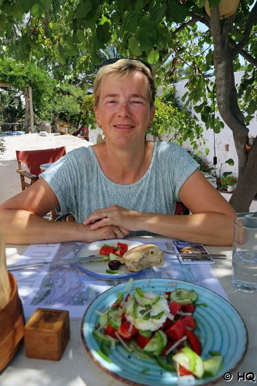 Ela stärkt sich nach der anstrengenden Besichtigung :-) Ela stärkt sich nach der anstrengenden Besichtigung :-)