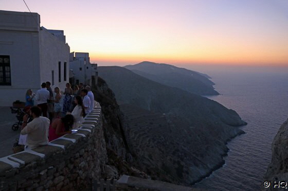 Sonnenuntergang am Pounta-Platz in der Chora Folegandros