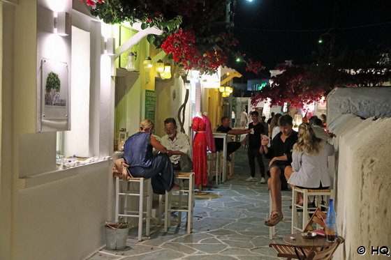 Gewimmel in den Gassen der Chora auf Folegandros Gewimmel in den Gassen der Chora auf Folegandros