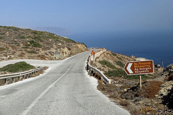 Abbiegung zum Kloster Agios Georgios Valsamitis Abbiegung zum Kloster Agios Georgios Valsamitis