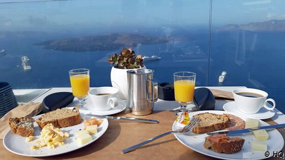 Frühstück im Agali Houses Hotel auf Santorini Frühstück im Agali Houses Hotel auf Santorini