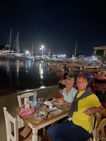 Abendessen direkt am Hafen von Livadi auf Serifos