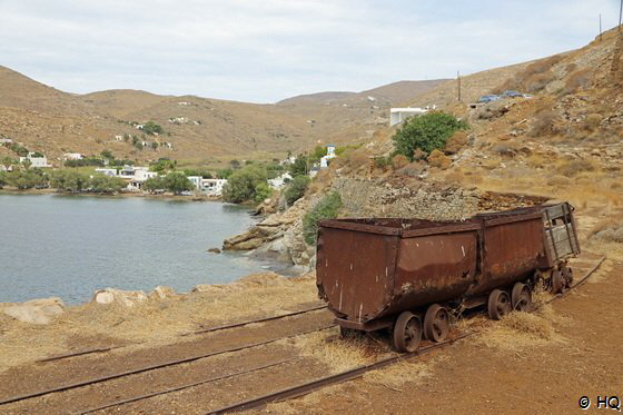 Loren auf dem ehemaligen Einsenerzgelände Loren auf dem ehemaligen Einsenerzgelände