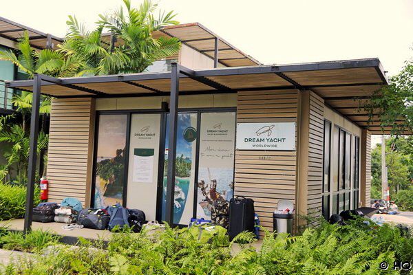 Bro von Dream Yacht Worldwide in Phuket Marina