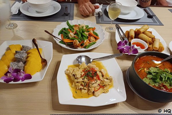 Unser erstes Abendessen whrend der Katamaran Kreuzfahrt