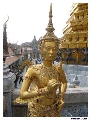 Verzierungen im Wat Phra Kaeo Verzierungen im Wat Phra Kaeo