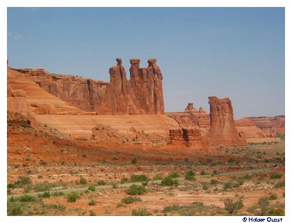 Courthouse Towers - Three Gossips