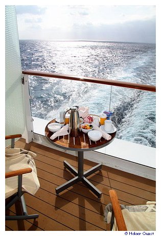 Frühstück auf unserer Kabine der Celebrity Cruises Equinox Frühstück auf unserer Kabine der Celebrity Cruises Equinox