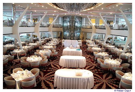 Silhouette - das Hauptrestaurant auf der Celebrity Equinox