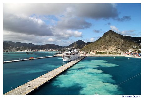 Die Equinox verlässt St Maarten Die Equinox verlässt St Maarten