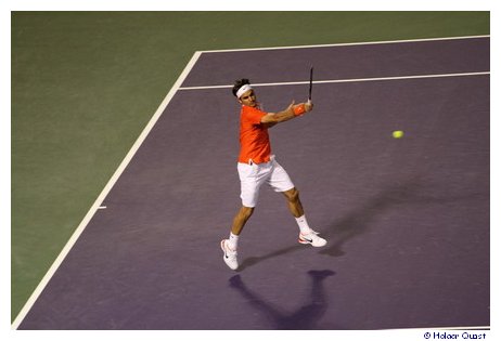 Roger Federer mit einer krachenden Vorhand Roger Federer mit einer krachenden Vorhand