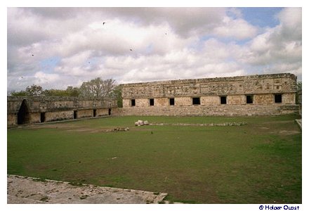 Uxmal - Nonnenviereck (Cuadrangulo de las Monjas) Uxmal - Nonnenviereck (Cuadrangulo de las Monjas)