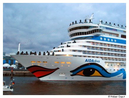 AIDAdiva in Hamburg