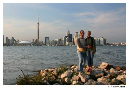Ela und Holger vor Torontos Skyline Ela und Holger vor Torontos Skyline