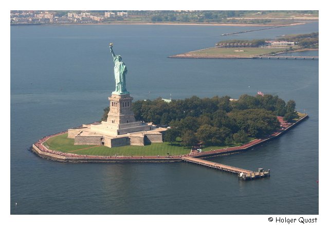 Freiheitsstatue - New York City aus der Luft