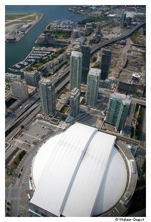 Blick vom CN Tower aufs Rogers Centre Blick vom CN Tower aufs Rogers Centre