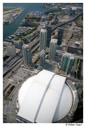 Blick vom CN Tower aufs Rogers Centre