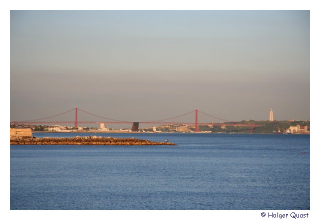 Ponte 25 de Abril im Abendlicht 