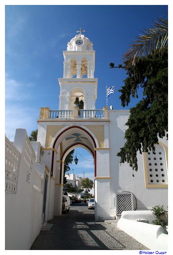 Glockenturm in Megalochori  - Santorini