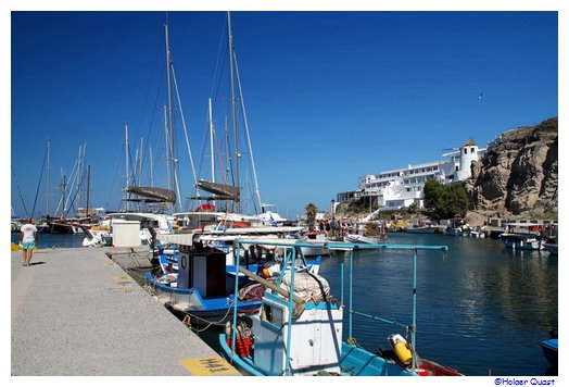 Yacht- und Fischerhafen in Vlichada