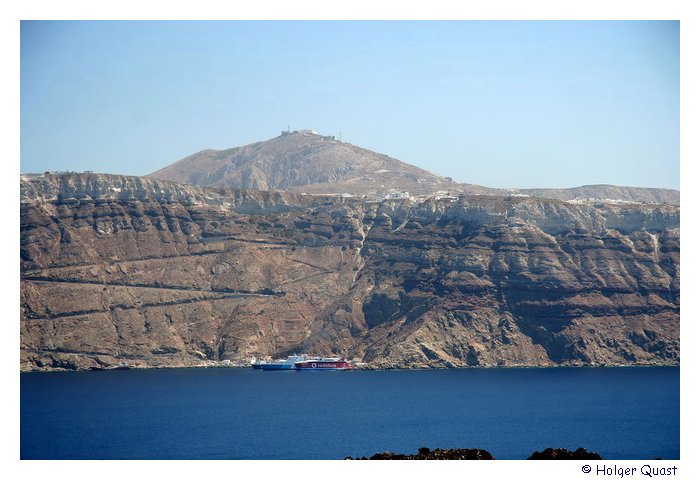 Athinios - der neue Hafen von Santorini von Nea Kameni