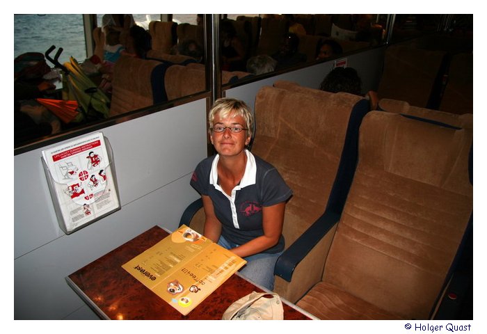 Ela in der FlyingCat 4 auf den Weg nach Kreta