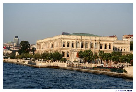 Dolmabahce-Palast direkt am Bosporus