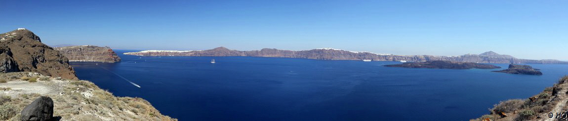 Blick von Kloster Kimisi Theotokou auf die Caldera von Santorini