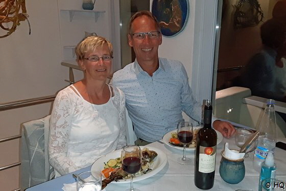 Ela und Holger im Mama Thira Restaurant Ela und Holger im Mama Thira Restaurant