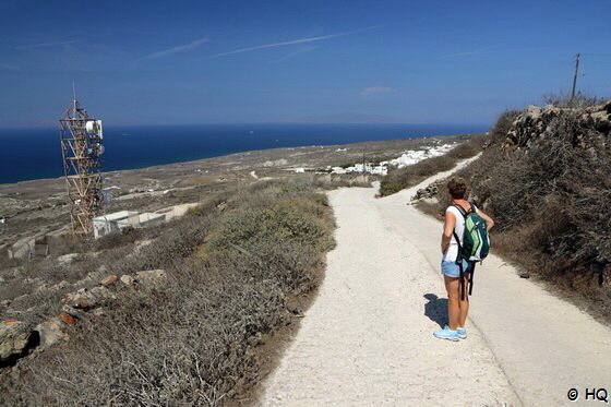 Militrische Radaranlage auf der Wanderung auf Thirassia Santorini