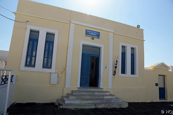 Gemeindeverwaltung in Manolas auf Thirassia Santorini Gemeindeverwaltung in Manolas auf Thirassia Santorini