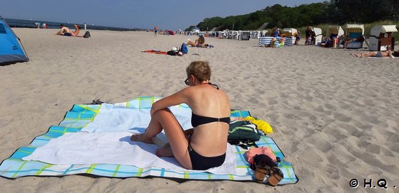 Ela am Strand von Khlungsborn