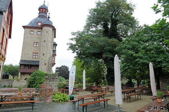Wasserburg - Wohnturm Schloss Vollrads im Rheingau