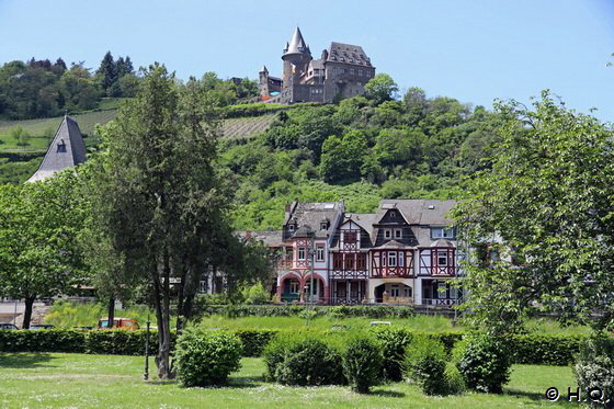 Bacharach aam Rhein mit Burg Stahleck