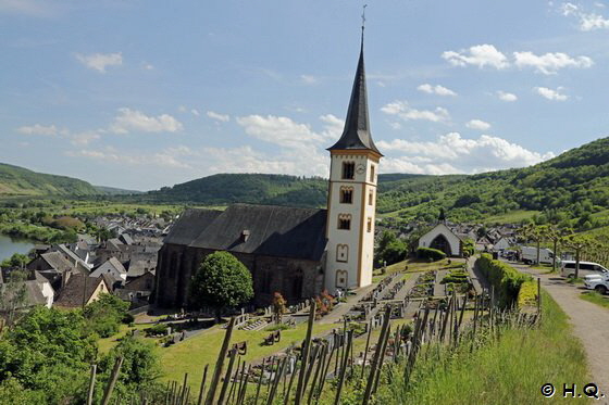 Sankt-Laurentius-Kirche in Bremm