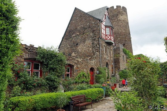 Ehrenhof Burg Thurant Ehrenhof Burg Thurant