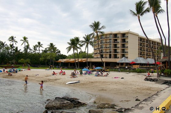 Kailua Pier - Kamakahonu Beach mit dem Courtyard by Marriott King Kamehameha's Kona Beach Hotel