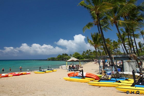 Der Verleihservice hat alles was man am Strand der A-Bay braucht