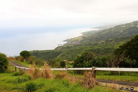 Curley's Fruitstand West Maui Mountains