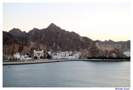 Festung im Hafen von Muskat - Oman