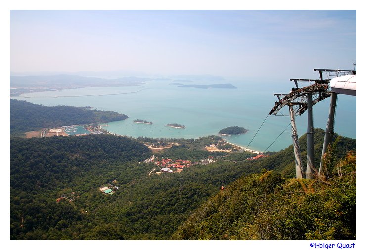 Blick von der Zwischenstation der Skybridge auf Langkawi