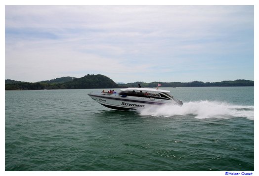 Unterwegs mit dem Speedboot durch die Andamanische See Unterwegs mit dem Speedboot durch die Andamanische See
