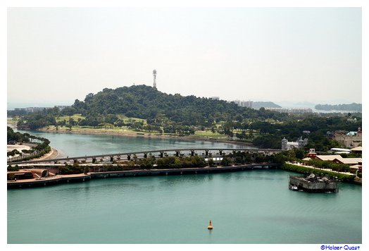 Blick aus der Seilbahn zur Insel Sentosa Blick aus der Seilbahn zur Insel Sentosa