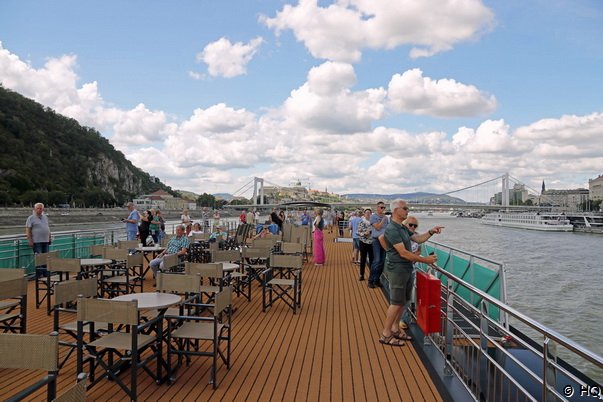 Donaukreuzfahrt - Fahrt durch Budapest Donaukreuzfahrt - Fahrt durch Budapest