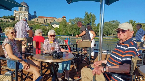 Wir geni�en immer noch das Sonnendeck