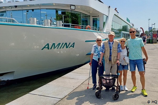 Zur�ck an der MS Amina